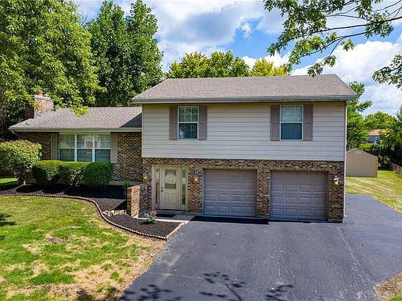3rd image of 1412 Meadow Moor Dr