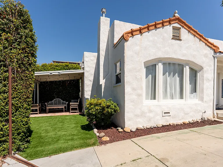 4629 Soria Dr — Photo 2