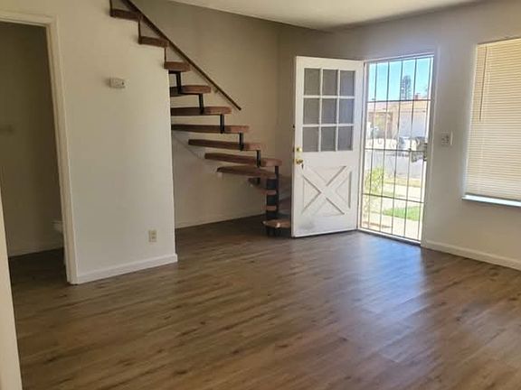 2nd image of 1901 Driftwood Dr APT 1