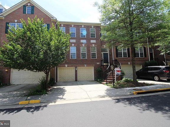 2nd image of 2413 Cypress Green Ln