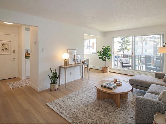 4th image of 10654 107th St NW #1346212
