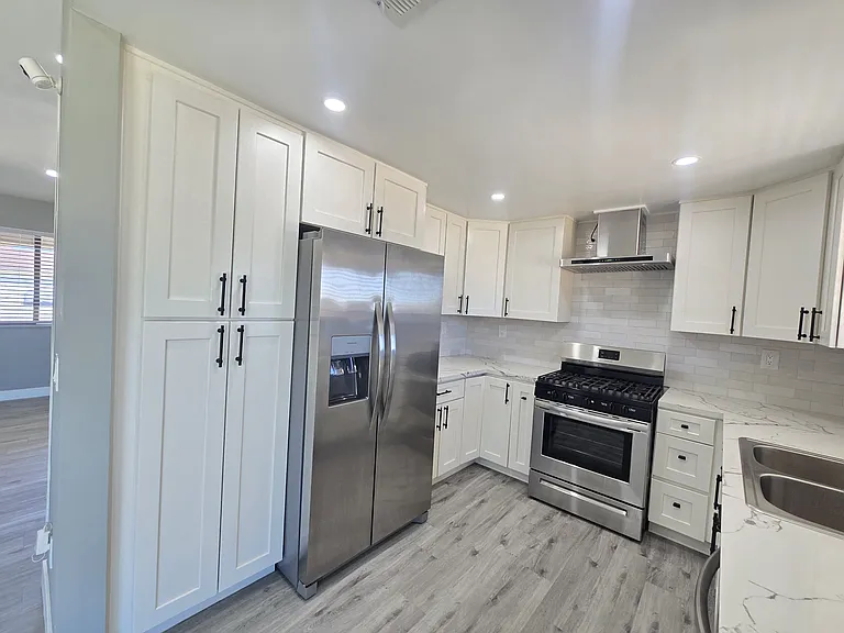 8472 Underwood Ave — Photo 2