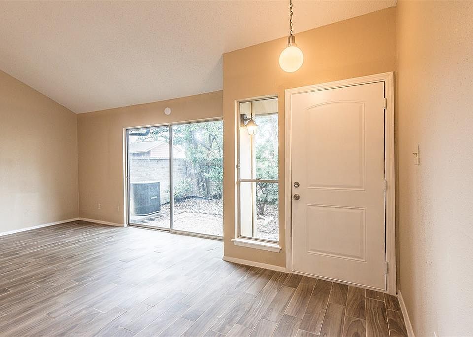 1st image of 12678 Newbrook Dr