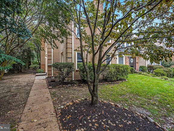 2nd image of 11525 Pine Cone Ct