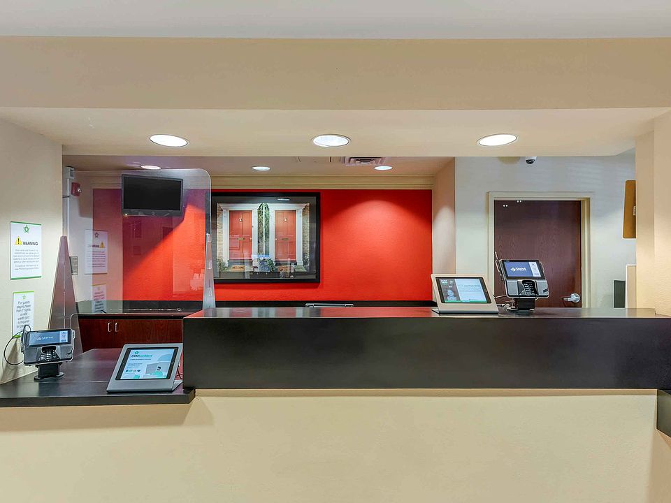 Lobby and Guest Check-in