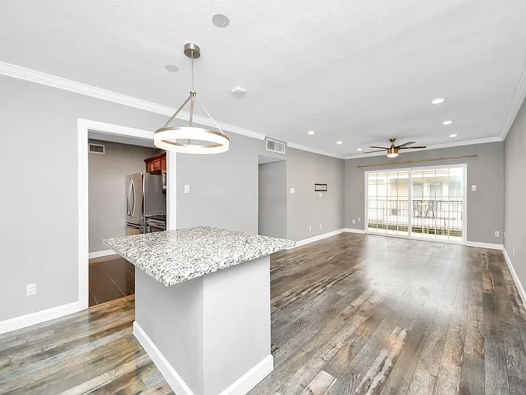 2224 S Piney Point Rd #227 — Photo 5