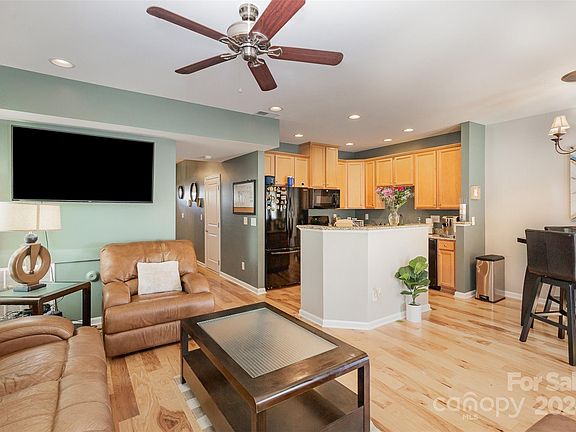 3rd image of 7471 Red Mulberry Way