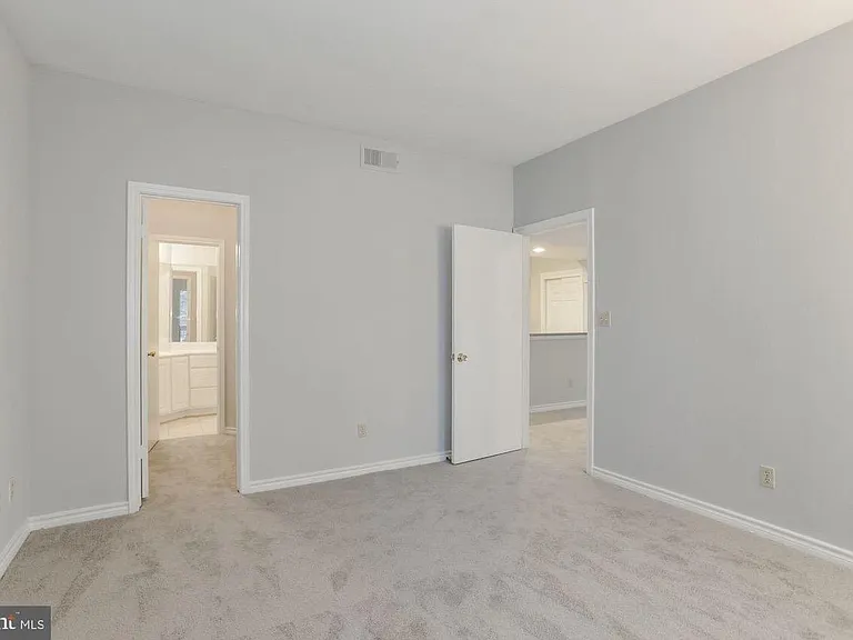 3918 Penderview Dr — Photo 14