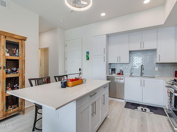 4th image of 7300 E EARLL Drive #4019