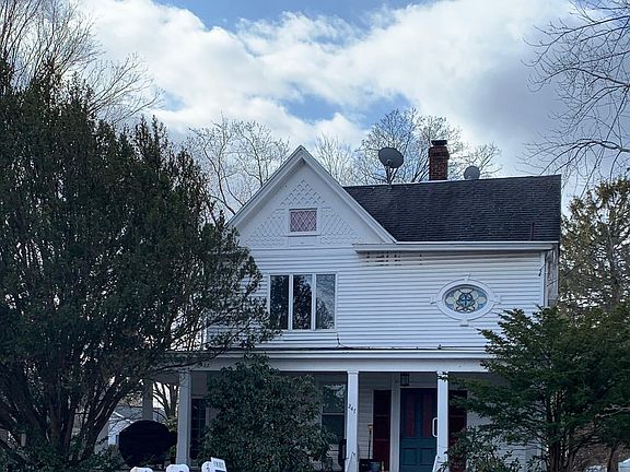2nd image of 247 Jefferson Hts #3
