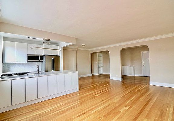 2nd image of 68-12 Yellowstone Blvd #6M