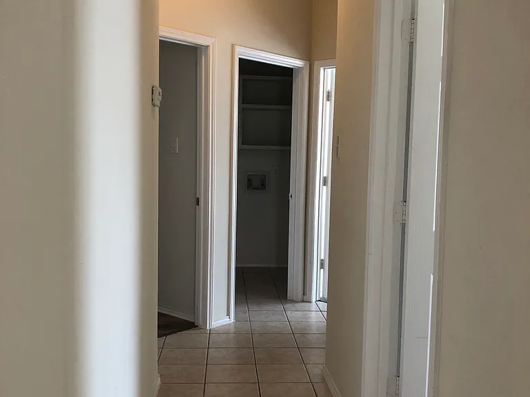 3841 Rolling Hills Dr — Photo 16