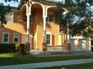 16562 SW 82nd Ter, Miami, FL 33193