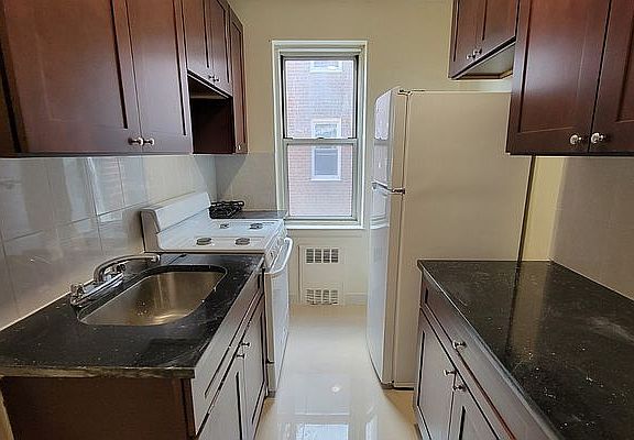 4th image of 83-33 Austin St #H