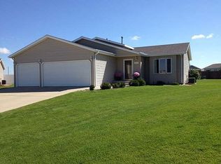 4425 Penn Pl, Bismarck, ND 58503