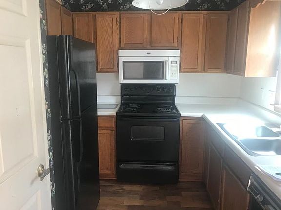 4th image of 208 High Creek Dr