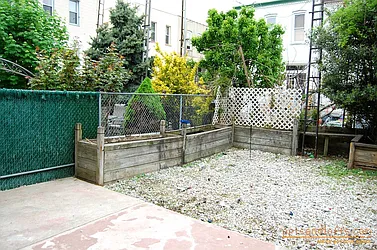 Rented by aptsandlofts.com