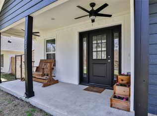 113 W Elm St, Whitewright, TX 75491
