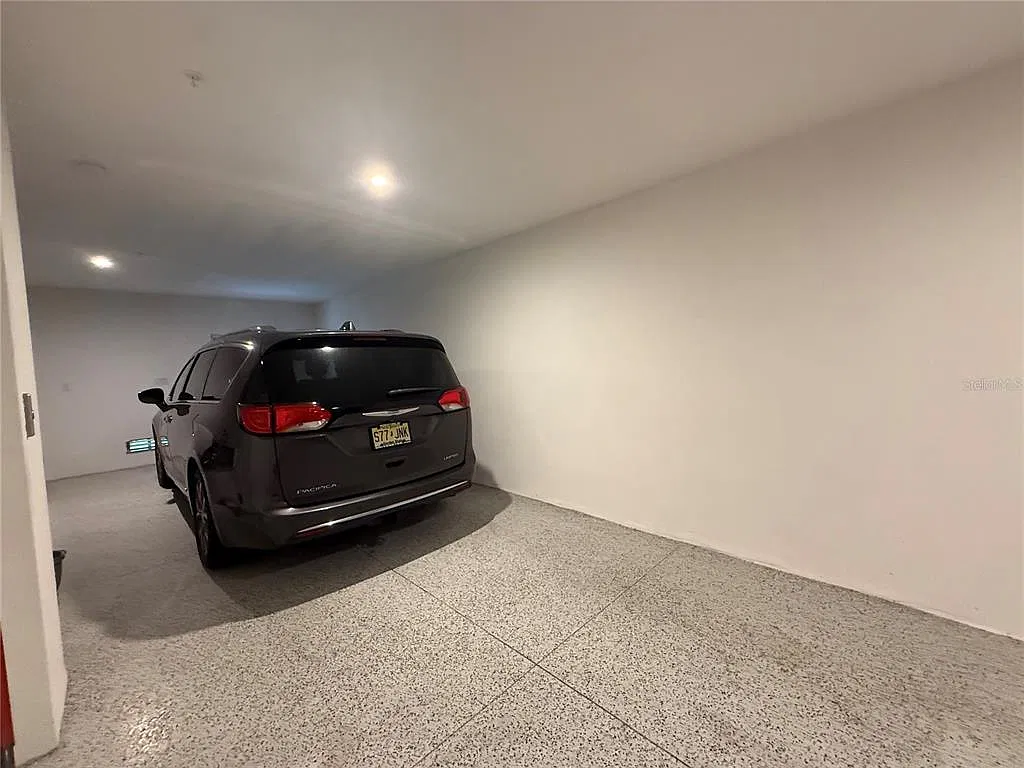 3 bed, 3.0 bath, 1745 sqft, $4,000 — Photo 4