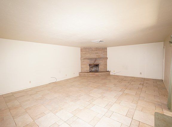 3rd image of 1319 E 51st St