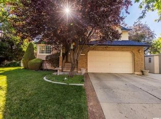 11492 S Equestrian Dr, South Jordan, UT 84095