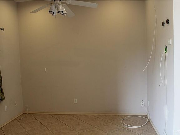 5th image of 3412 Lonny Ln
