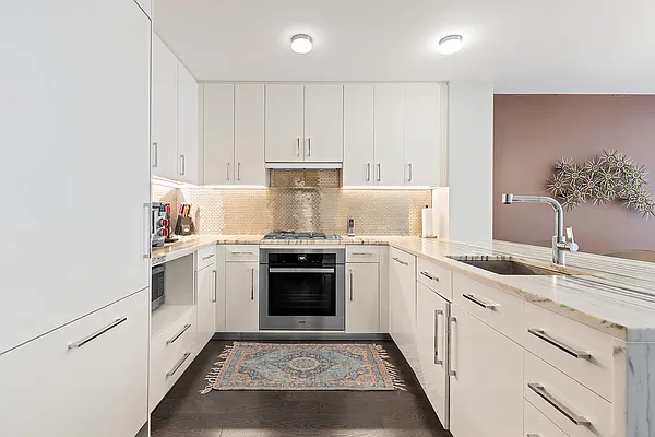 Rented by BLU Real Estate | media 18