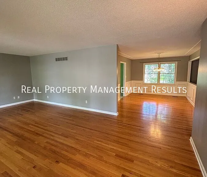 5200 E Timberwood Dr — Photo 3