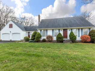 59 Saginaw St, South Windsor, CT 06074