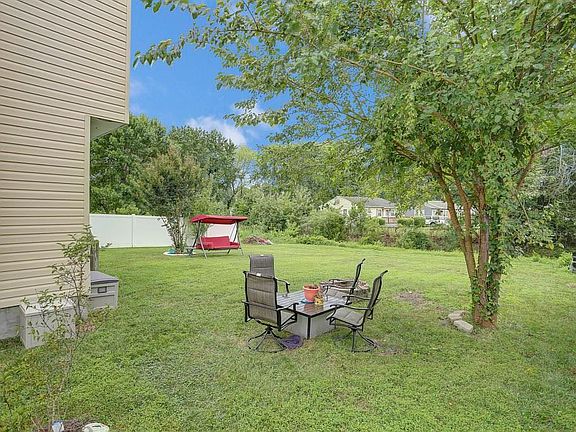 3rd image of 7811 Merrimac Ln