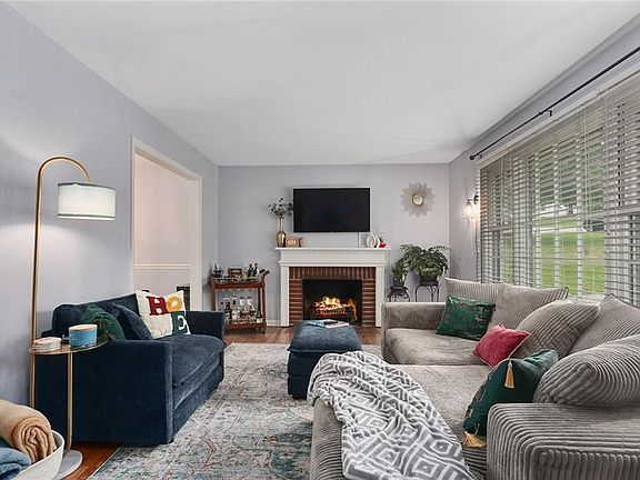 2nd image of 9000 Belleview Ave