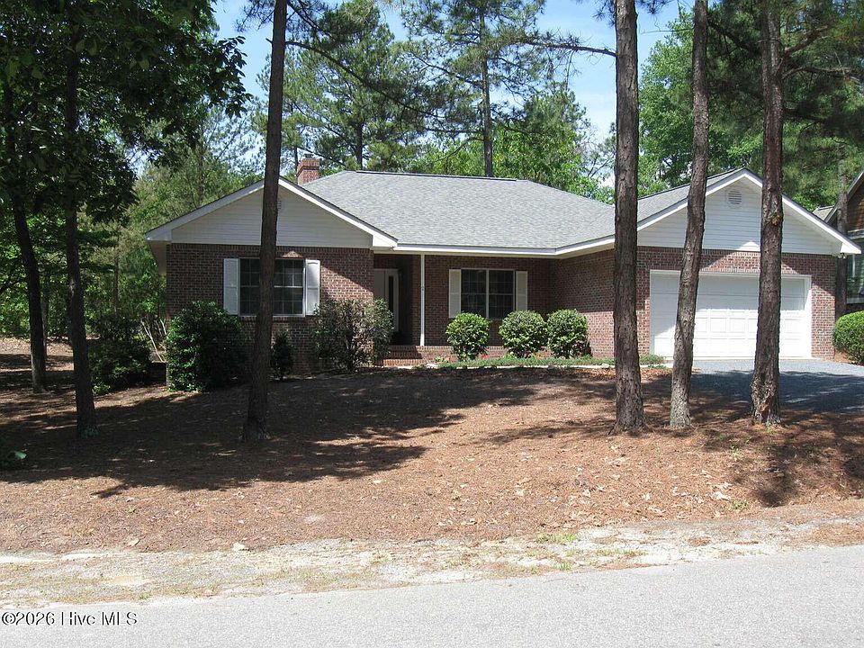 1st image of 2 Lodge Pole Ln