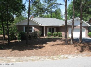 2 Lodge Pole Ln, Pinehurst, NC 28374