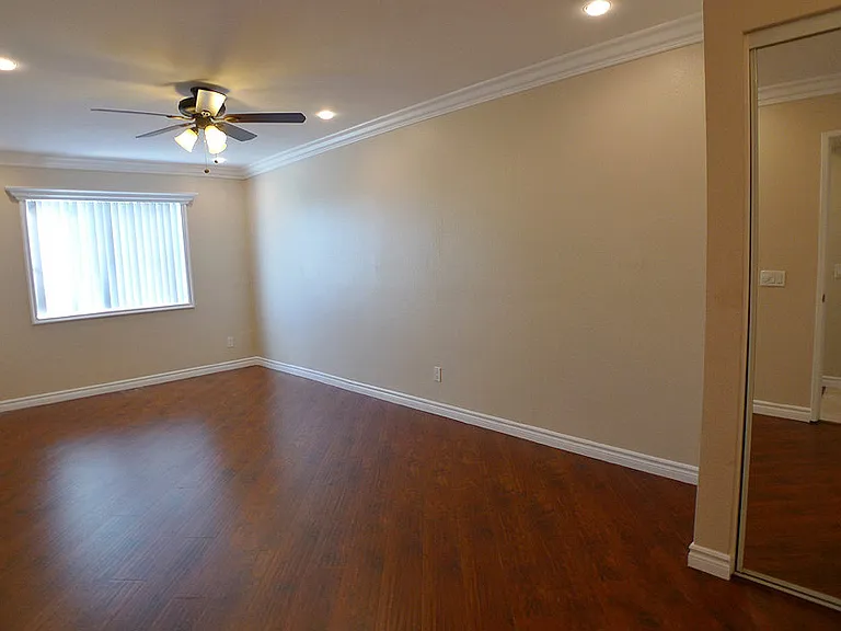 Villa De Adel Apts — Photo 78