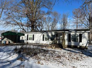 506 Filbert St, Odin, IL 62870