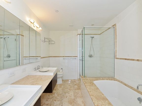 Master spa bath