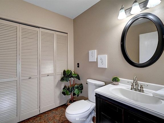 4th image of 5702 Royalwood Ct SE
