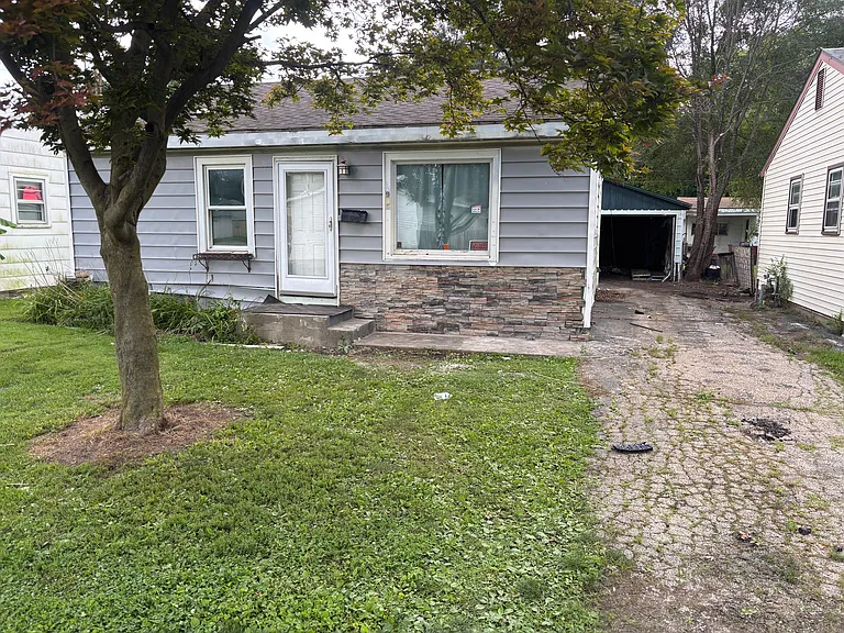 905 N Wesley St — Photo 1