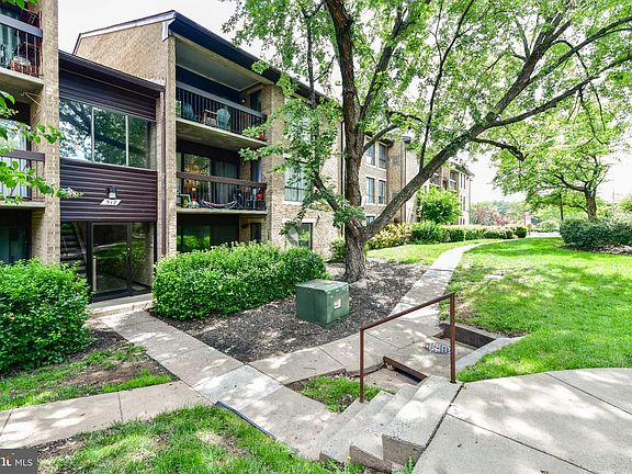 3rd image of 517 Florida Ave APT T2