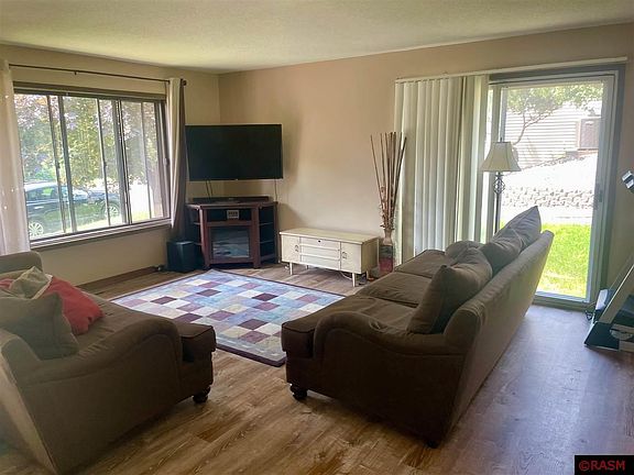 3rd image of 439 Nichols Ct