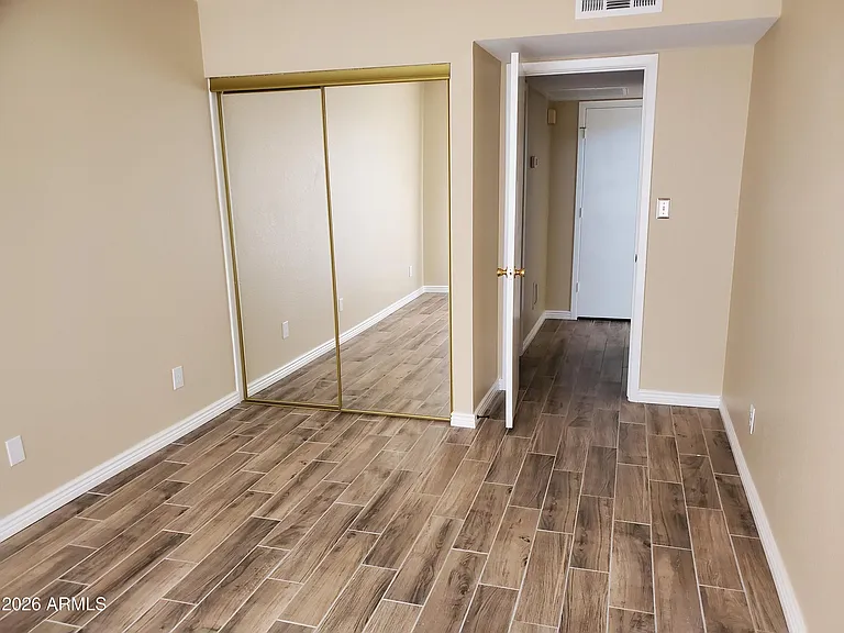 9100 E Winchcomb Dr — Photo 17