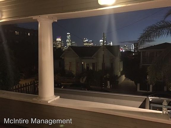 2nd image of 1341 1/2 Calumet Ave