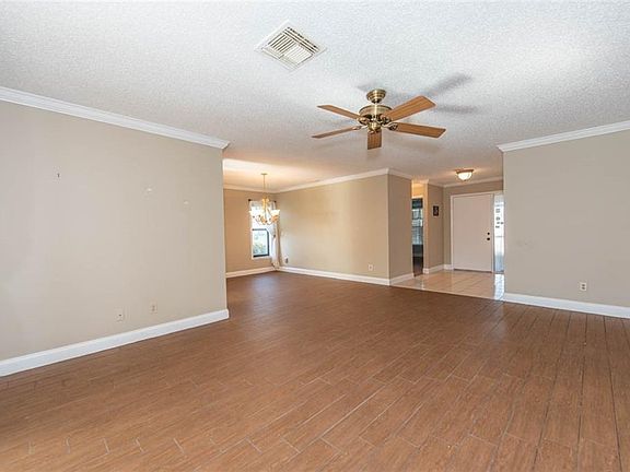 4th image of 2516 Locksley St