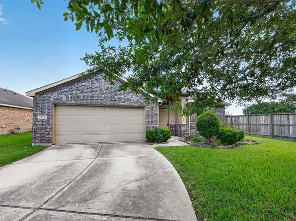 631 Honeysuckle Vine Dr, Rosenberg, TX 77469