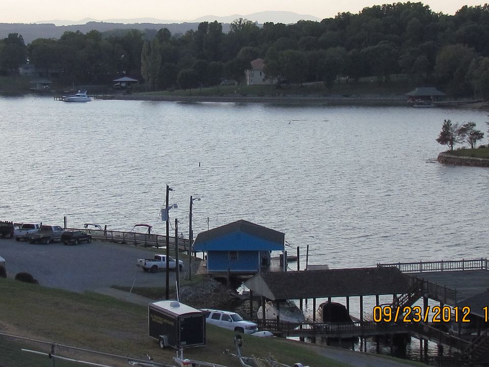 16109 Smith Mountain Lake Pkwy S7, Huddleston, VA 24104 Zillow