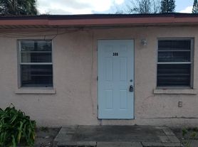 303 10th Ave W