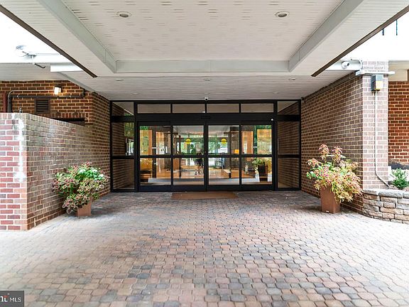 3rd image of 6101 Edsall Rd APT 407