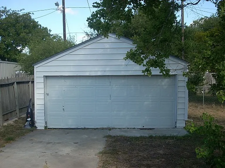 2333 Riggan St — Photo 12