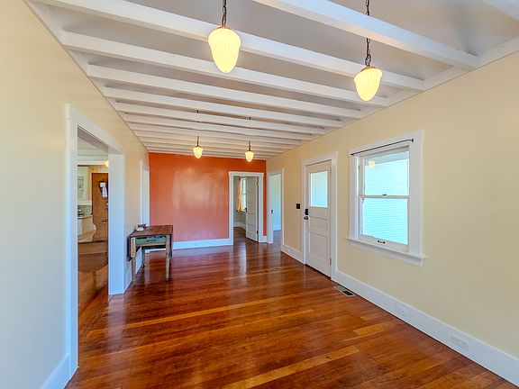 3rd image of 1822 Carleton St