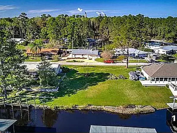 105 Magnolia Dr E, East Palatka, FL 32131
